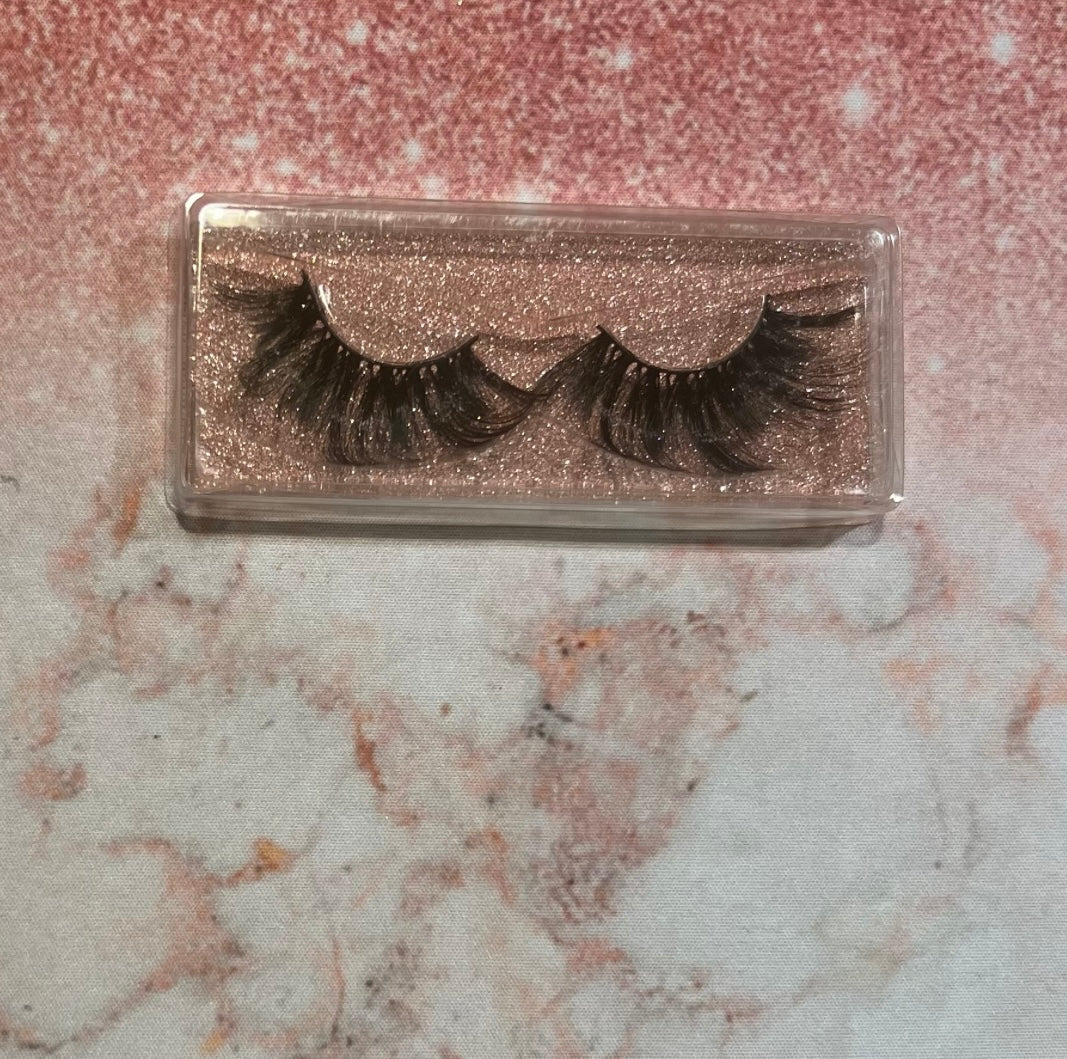 Glam Pretty Lashes
